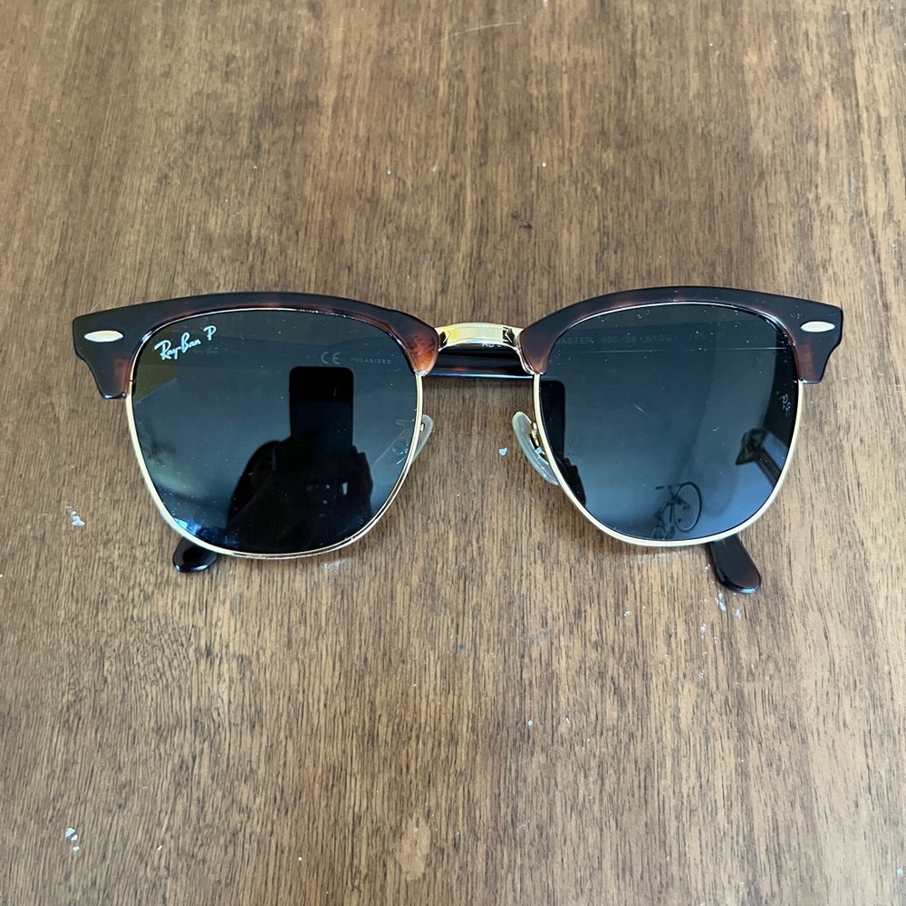Ray-Ban Clubmaster Classic Tortoise on Gold